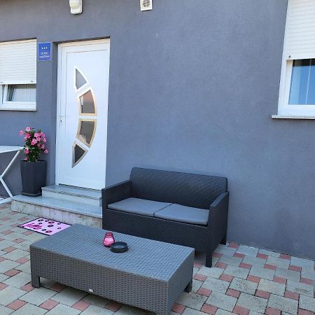 Vigo Apartman Пула Экстерьер фото